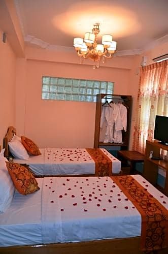 Фото Royal Yadanarbon Hotel