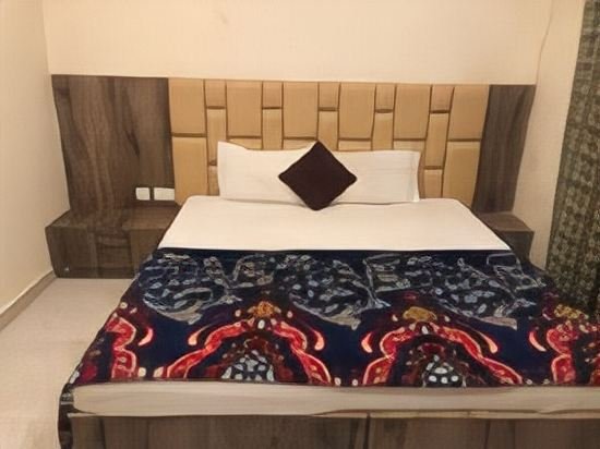 Фото Hotel Aditya Inn