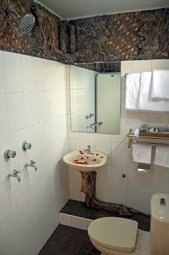 Фото Royal Yadanarbon Hotel