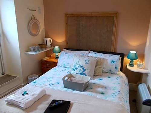 Фото The White Lion Hotel