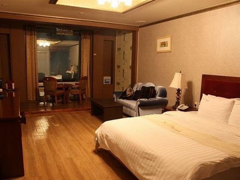 Фото B&Beach Hotel
