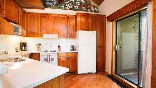 Фото Rainbow Suites by Whistler Retreats