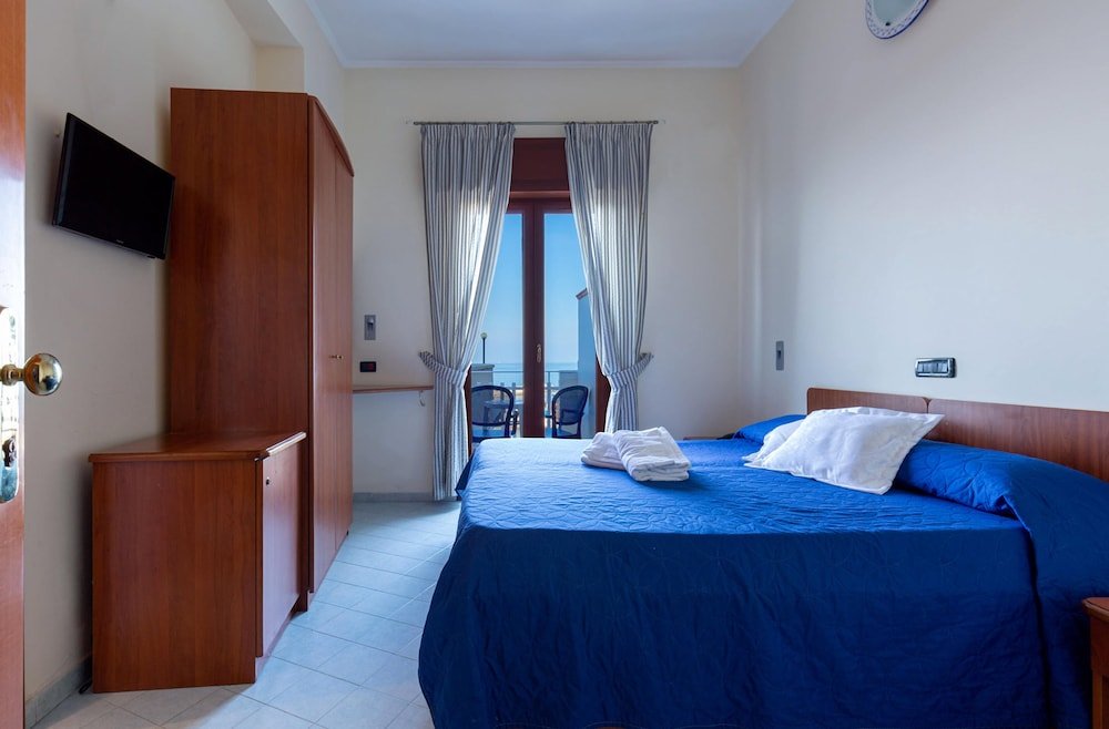 Фото Hotel Giosue' a mare