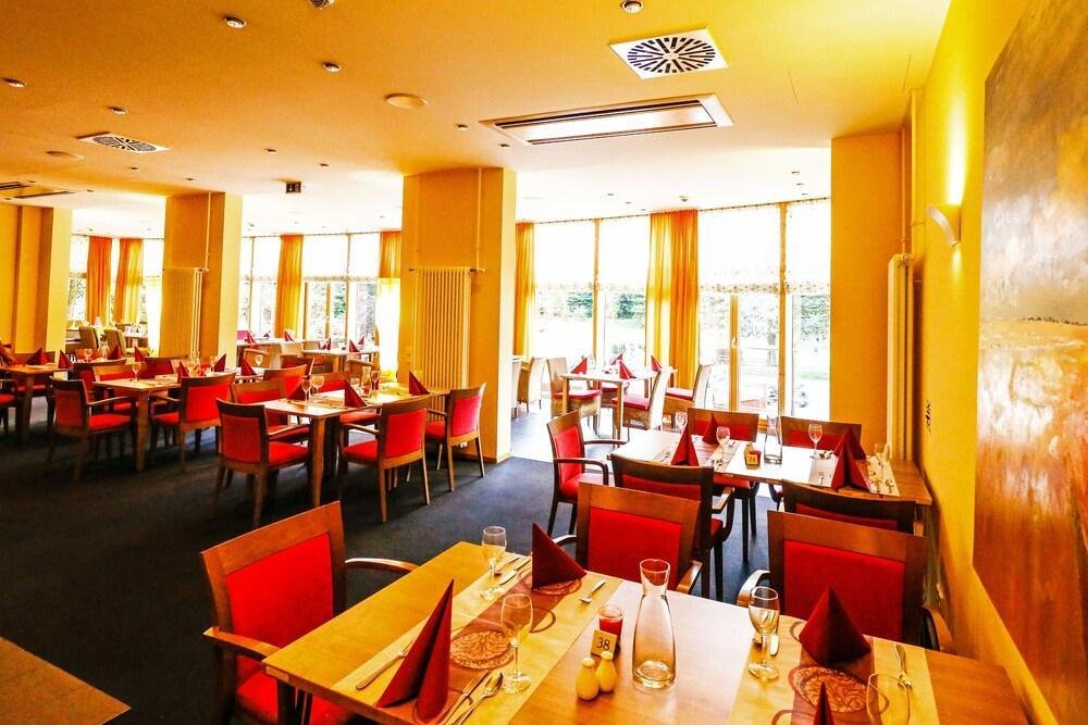 Фото Hotel Am Kurpark