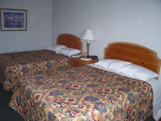 Фото Days Hotel by Wyndham Flagstaff