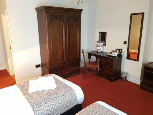 Фото White Lion Royal Hotel