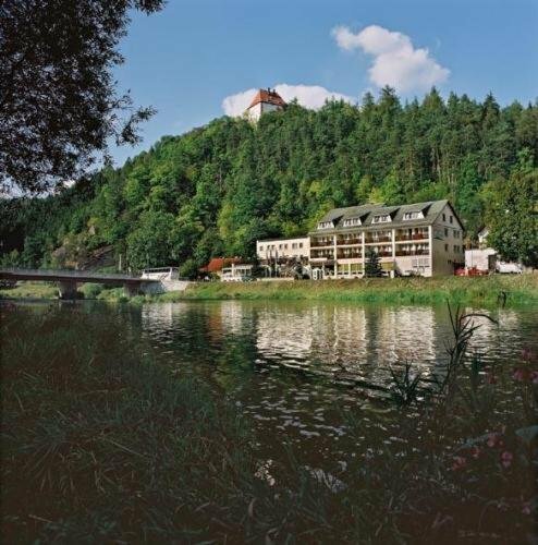 Гостиница Hotel am Schlossberg