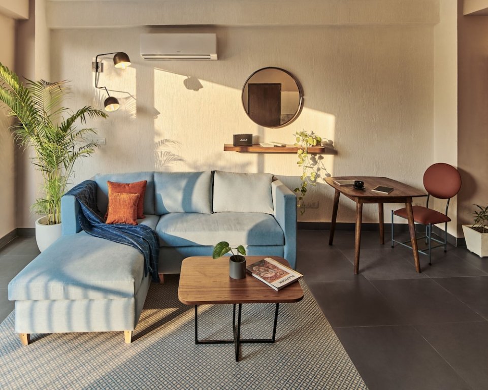 Фото Minimalist Poshtel & Suites