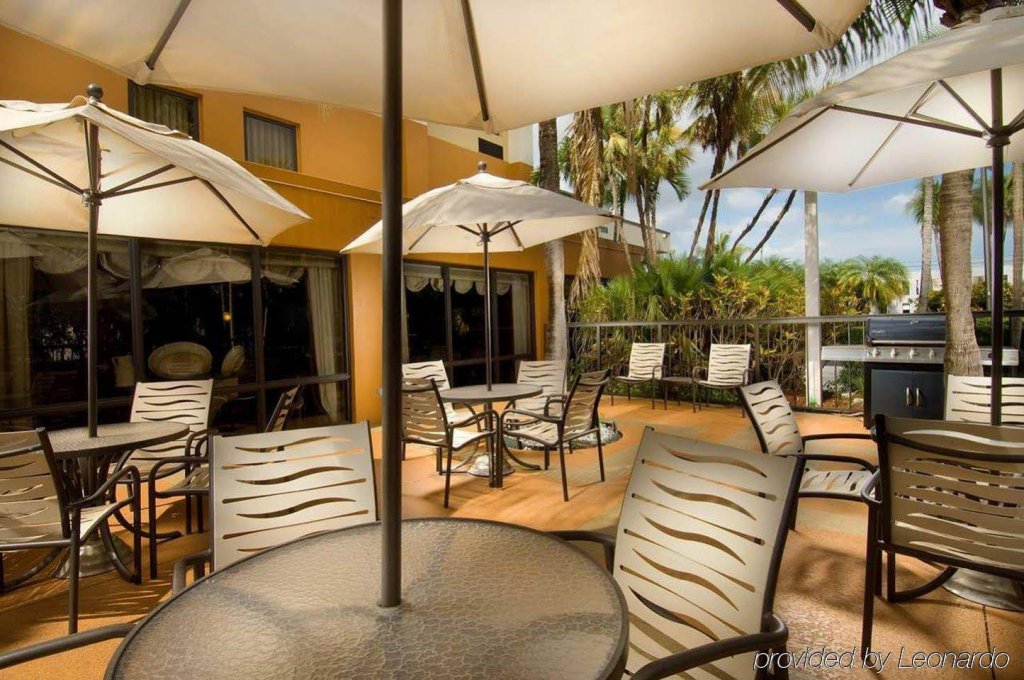 Фото Hampton Inn Miami-Airport West