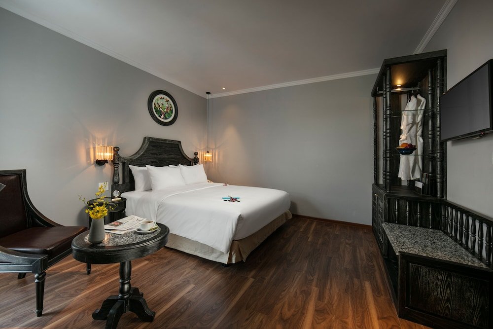 Фото Shining Riverside Hotel and SPA