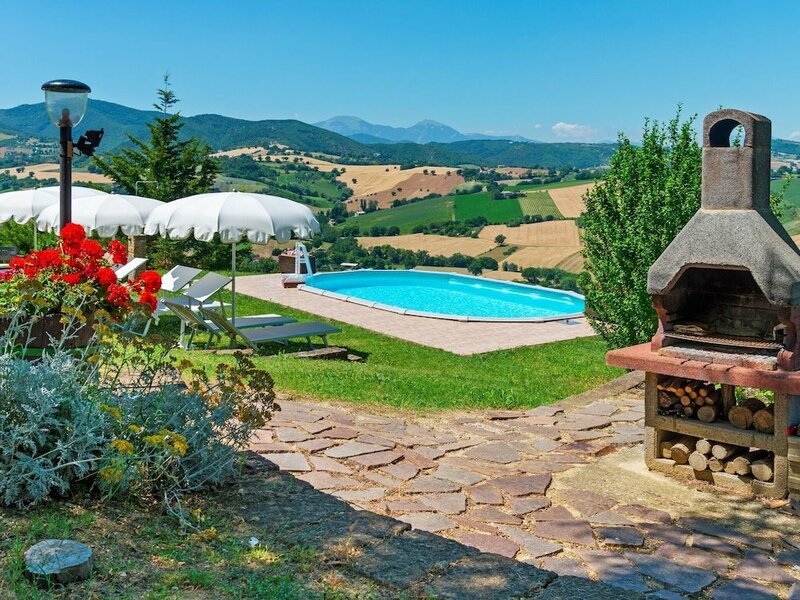 Гостиница Beautiful Villa in Piticchio With Swimming Pool