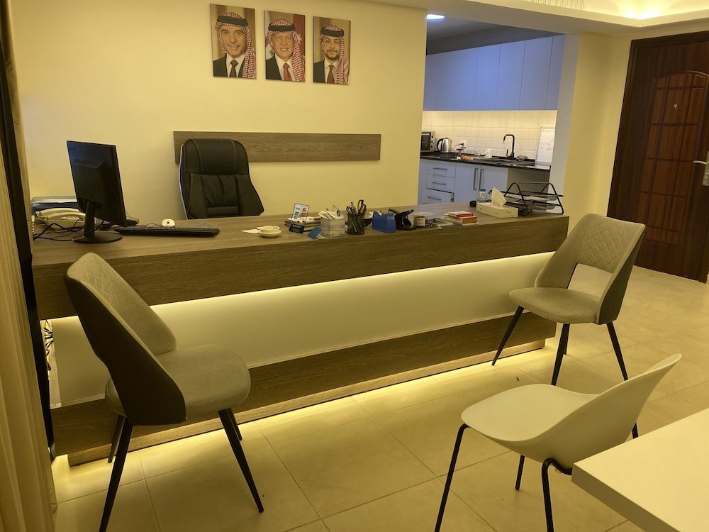 Фото Triple A Hotel Apartments