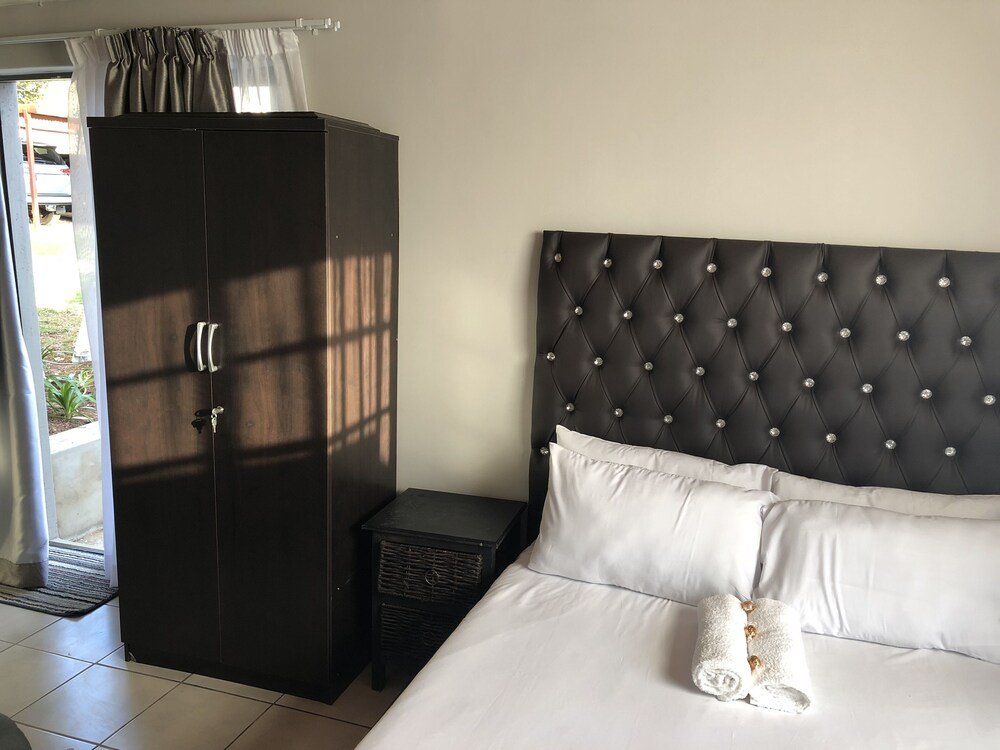 Фото Dossa Guest House