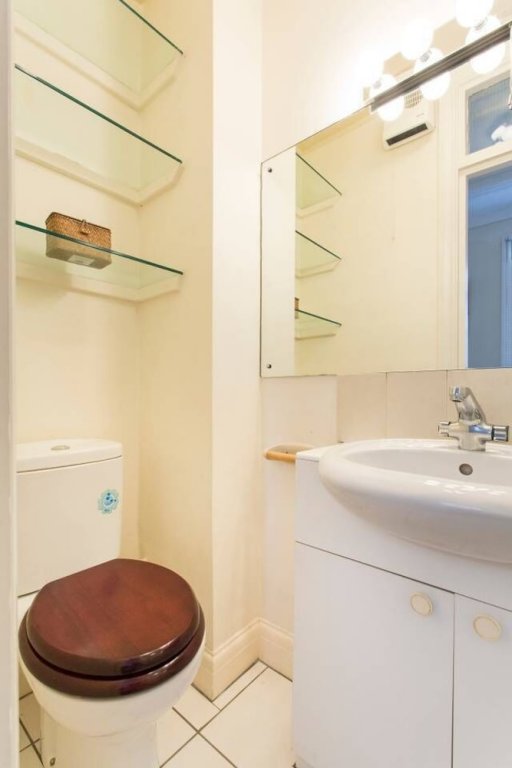 Фото Altido Luxurious 2br flat in Pimlico, near Warwick sq