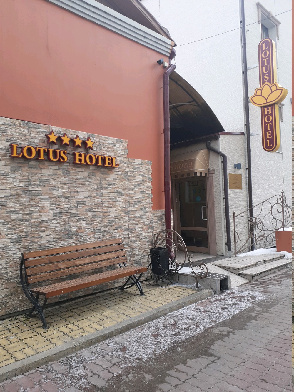 Фото отеля 1