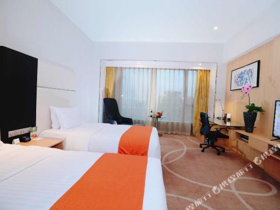 Фото Holiday Inn Shanghai Hongqiao West