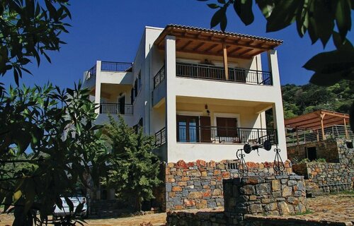 Гостиница Beautiful Home in Milatos, Lasithi With Wifi and 5 Bedrooms