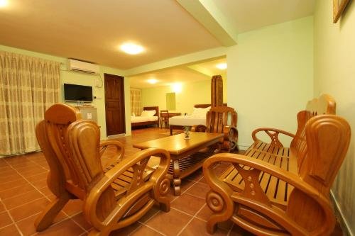 Фото Inn Hundred Moon