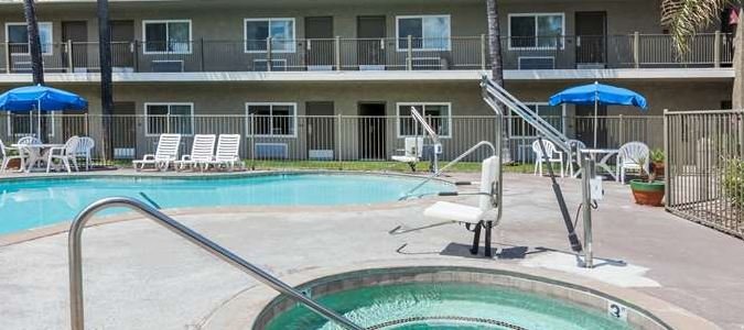 Фото Travelodge by Wyndham Hemet Ca