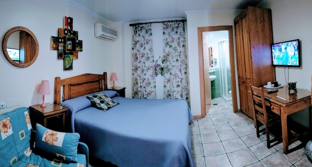 Фото Hospederia Locubin