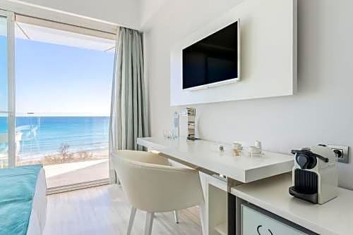 Фото Kyrat Amarac - Adults Only