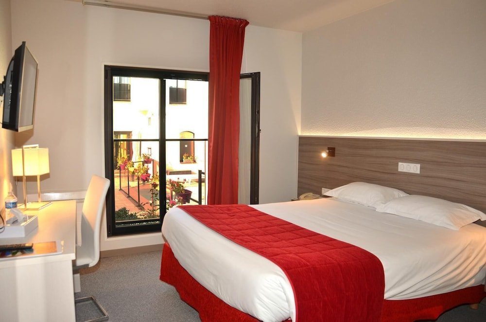 Фото Hôtel Saint Laurent