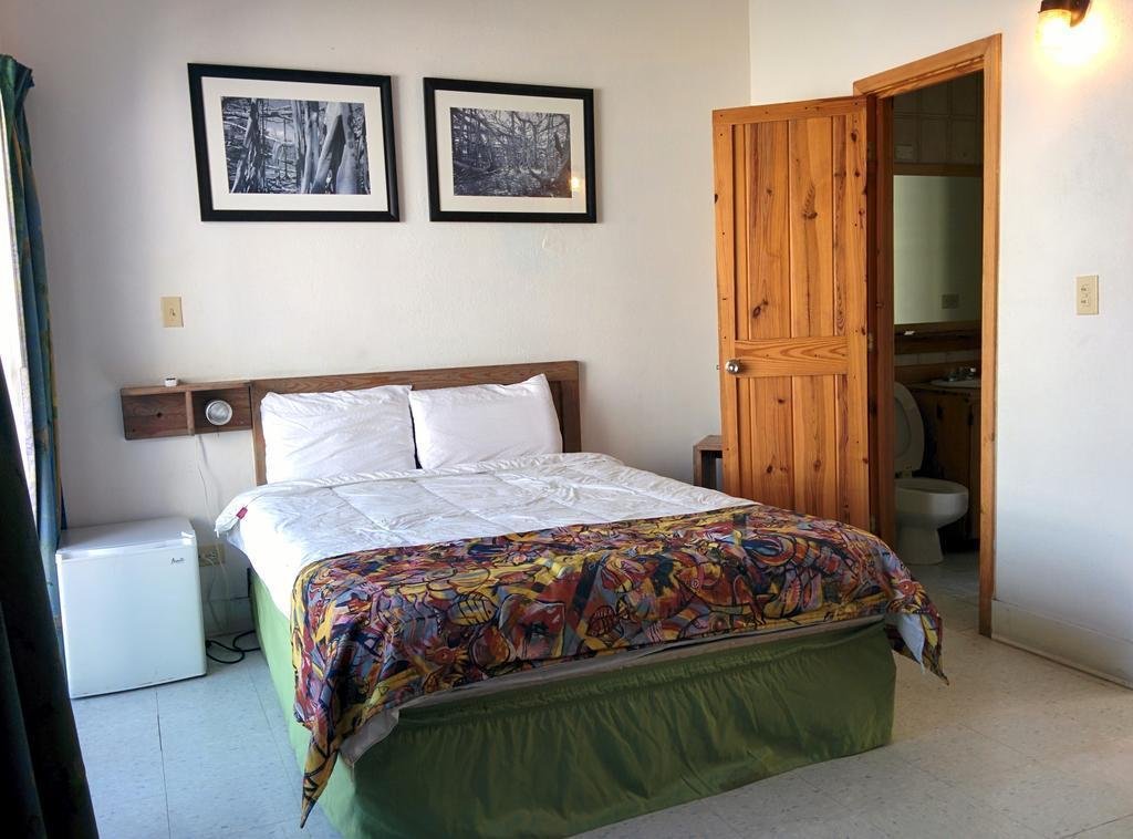 Фото Land Shark Coco Plum Resort