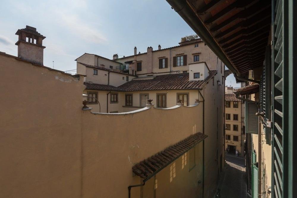 Фото Deluxe Apartment