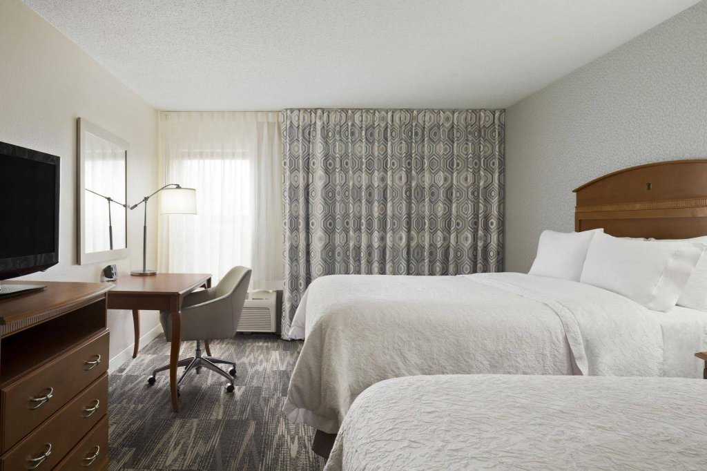 Фото Hampton Inn Findlay