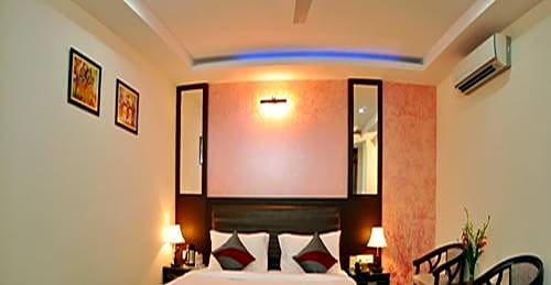 Фото The Vaishali Inn