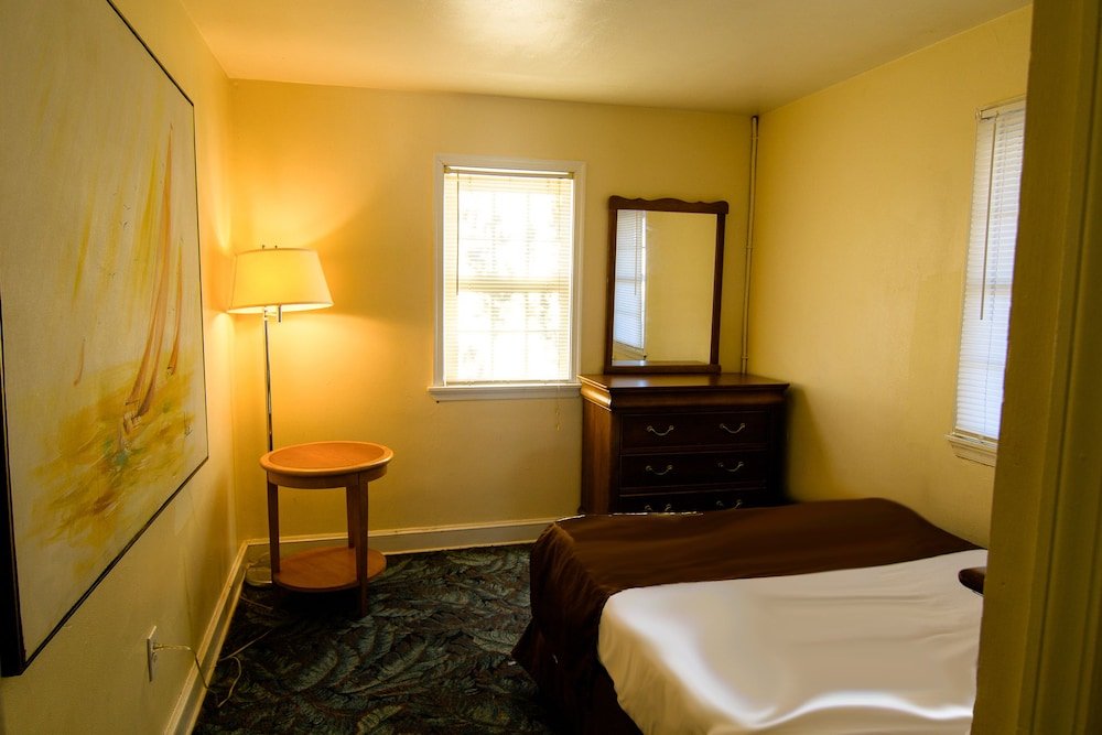 Фото The Burgundy Inn