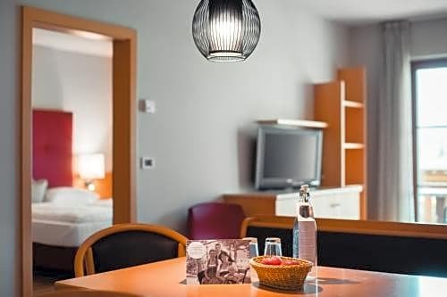 Фото Hotel Tiefenbrunn