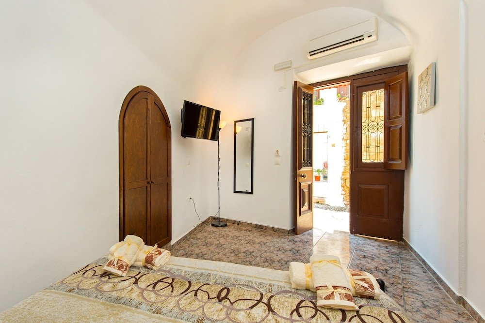 Фото 3 Charites Old Town