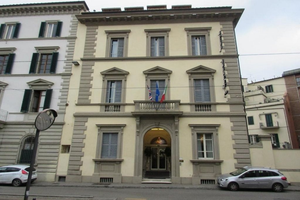 Фото отеля 2