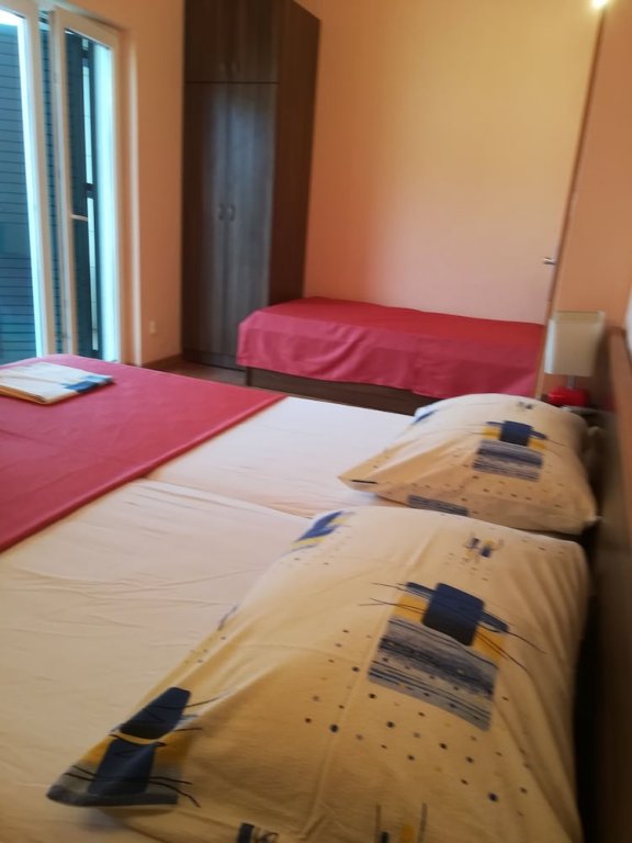 Фото S And L Apartments