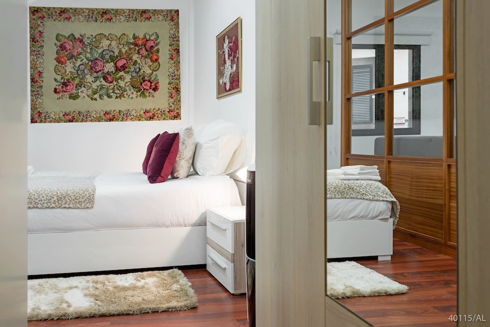 Фото Elias Garcia II by An Island Apart