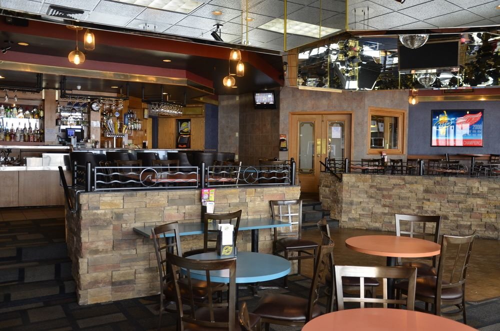 Фото Evergreen Inn and Suites