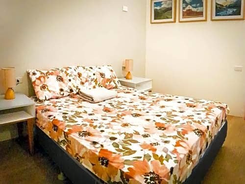 Фото The Zillion Builders Pavilion