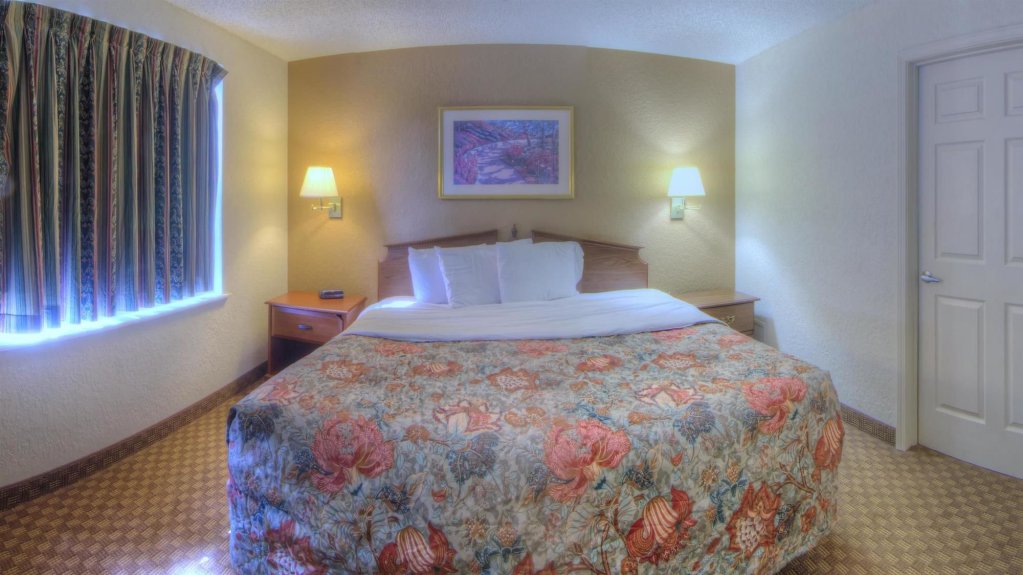 Фото Intown Suites Extended Stay Select Orlando Ucf