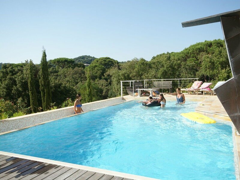 Plushy Villa with Private Pool and Sea Views in La Croix-Valmer