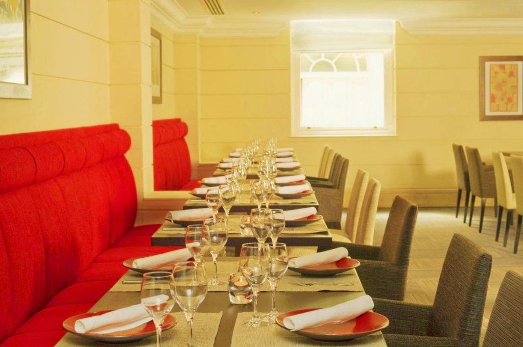 Фото Ember Locke Kensington