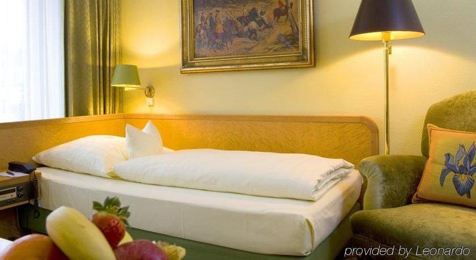 Фото Admiral Hotel