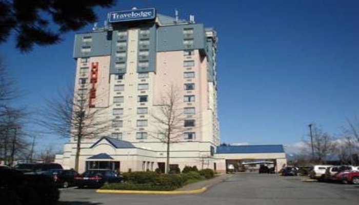 Фото Travelodge by Wyndham Vancouver Airport