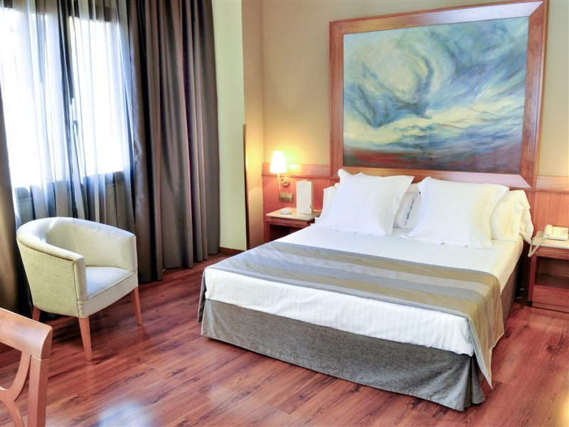 Фото Catalonia Conde de Floridablanca