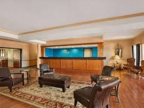 Фото Holiday Inn Express & Suites Camarillo, an Ihg Hotel