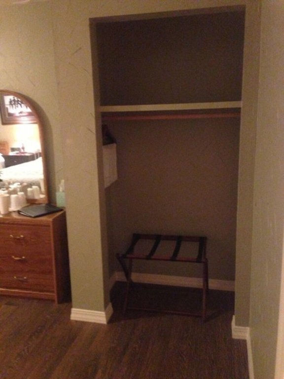 Фото Three Forks Lewis & Clark Motel