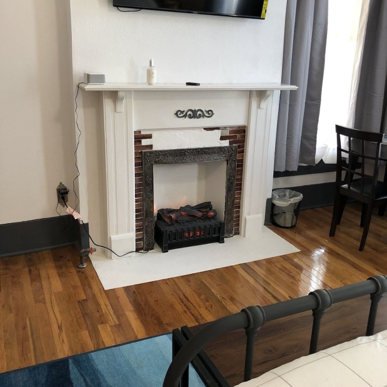 Фото Alpine Bed and Breakfast