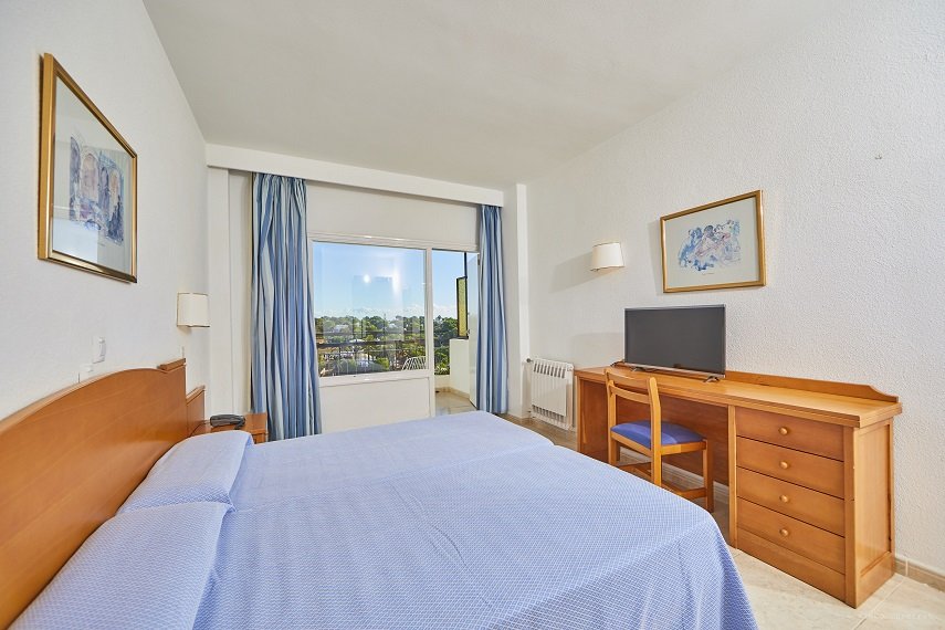 Фото Hotel Cabot Cala Ferrera