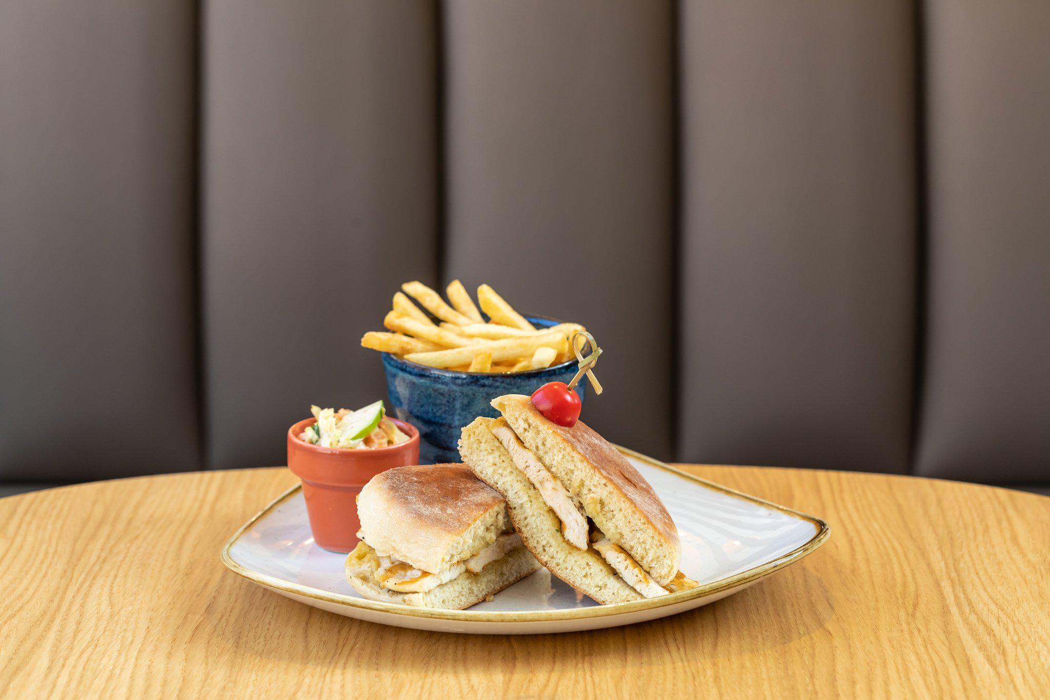 Фото Holiday Inn Lisbon