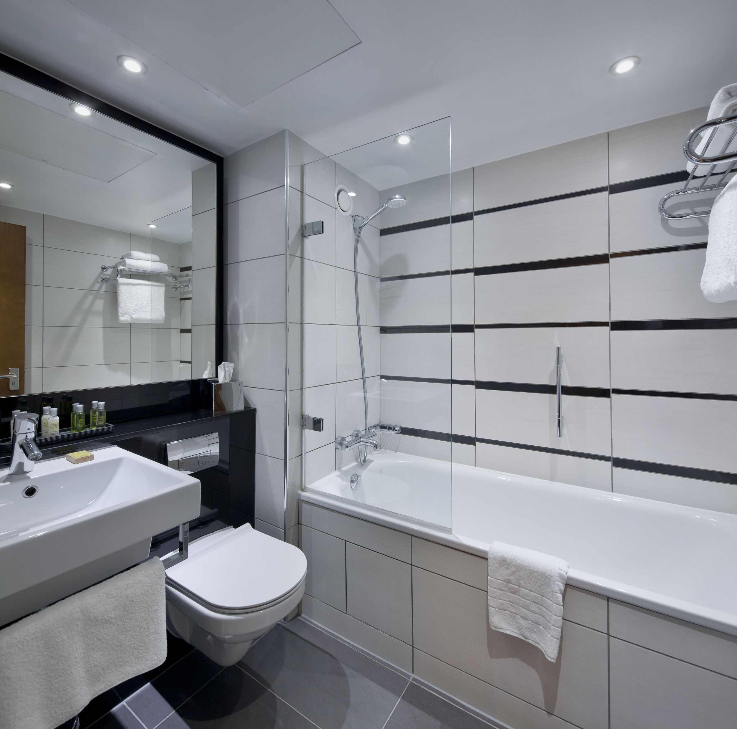 Фото DoubleTree by Hilton London Kensington